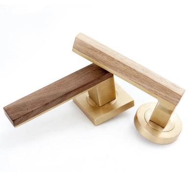 China Wood+Brass Simple American Style Bedroom Door Handle Lock Interior Door Wooden Handle With Key Lock CL-0865 CL-0865 for sale