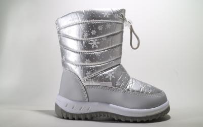 China Comfortabele sneeuwschoenen voor kinderen met vlakke hakken Middelgrote winterschoenen voor jongens Te koop