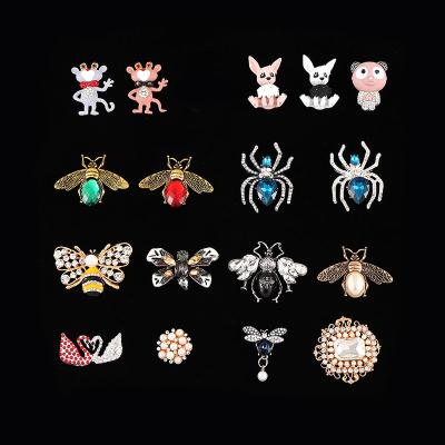 China Designer Shoe Clog Shoes Charms Custom For Bee The Clog Shoes Metal Clog Shoe Charm Chains Charms for sale