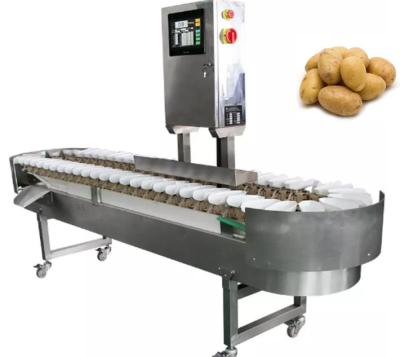 China Patata automática que clasifica la línea de transformación de la niveladora de la cebolla del equipo equipo de proceso de fruta en venta