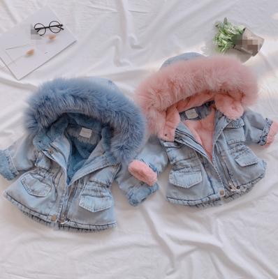 China Anti-wrinkle 2022 Korean new winter girls children thickened velvet denim children's large fur collar jacket for sale