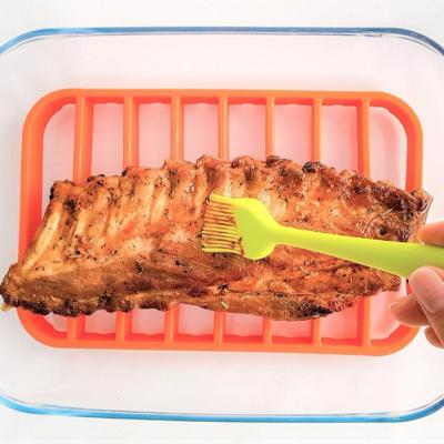 China Easily Cleaned Food Grade Silicone BBQ Roasting Rack Beer Can Chicken Rotisserie Rack For Grill Smoker for sale