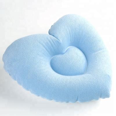 China Traditional Heart Shaped Soft Spa Inflatable Bath Pillow With Suction Cups for sale