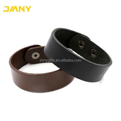 China Newest Different Kinds Punk Style Wide White Leather Bracelet for sale