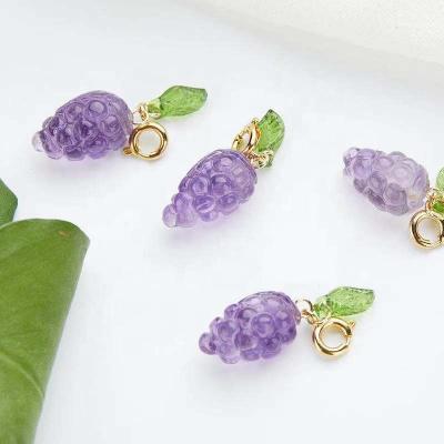 China Wholesale Bulk Natural Dong Hai Crystals Healing Stones Amethyst Tumbled Crafts Folk Jewelry Which Grape Shape Key Chain Pendant Necklace for sale