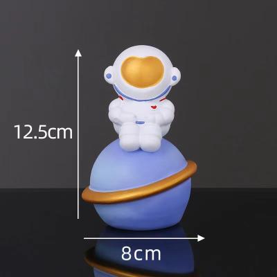 China China Resin Open Astronaut Decoration Model Gift for sale