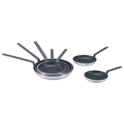 China Minimalist Aluminum Frying Pan Non-Stick Inside Cookware Sets for Hotel for sale