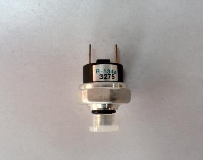 China Vehicle air conditioner pressure switch DC 24V 2.5A , refrigerant R-134a / R-12 for sale