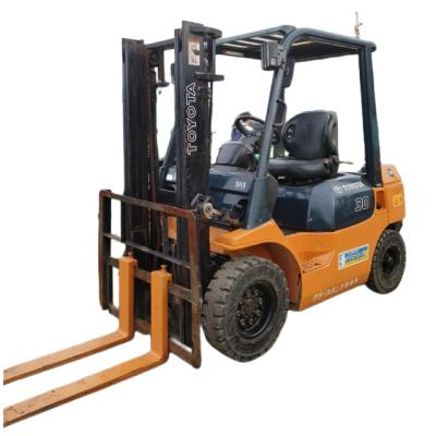 China Hotels Used Forklift Good Price Japan Made Toyota FD25 Diesel Forklift 2.5ton Forklift for sale