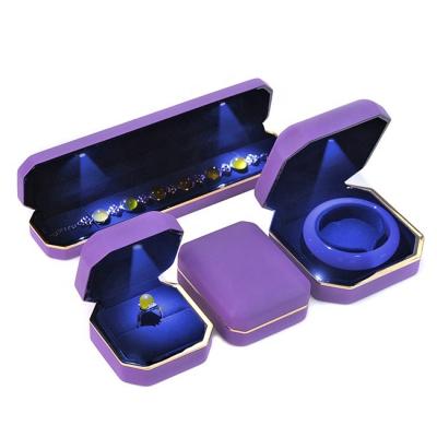 China Factory supply luxury high quality custom logo hot sale led light jewelry set box for sale