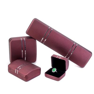 China Fashionable And Simple Wholesale Luxury Top Product Jewelry Boxes Package Bracelet Ring Boxes for sale