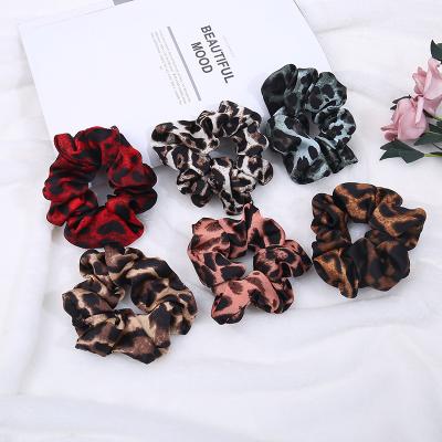 China Fashion/Wholesale Retro Fashion Retro Hair Accessories Pleated Hair Bands Leopard Print Hair Tie Scrunchies For Women for sale