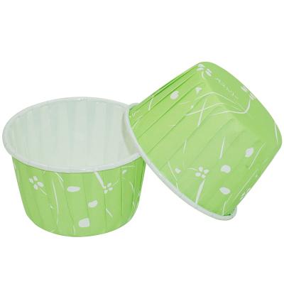 China Christmas Paper Disposable Baking Cups Roll Liner Solid Color Pet Cupcake Disposable Greaseproof Baking Liner for sale