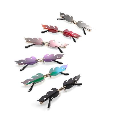 China Fashion Sunglasses Customized Fashion Sunglasses Flame Shaped Lens PC Material UV Resistant Sunglasses for sale