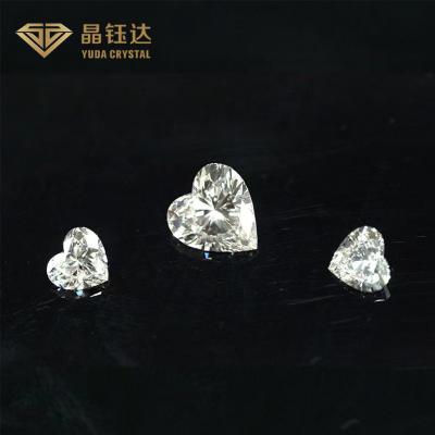 China Forma modificada para requisitos particulares del corazón blanca CONTRA Diamond Polished For Lover Gifts crecido laboratorio real en venta