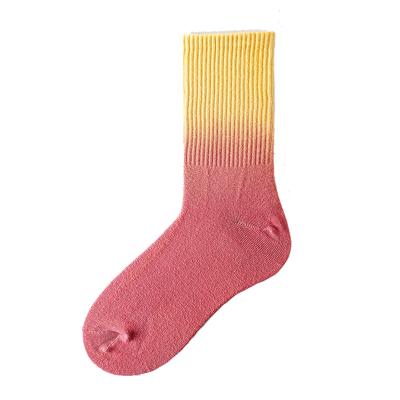 China Fashion Design Antibacterial Unisex Basketball Skateboard Gradient Sports Socks For Women And Men for sale