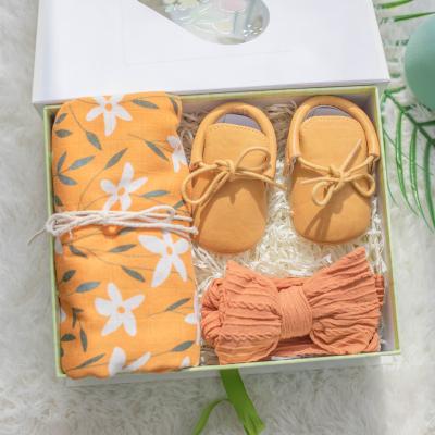 China Farbic Baby Three Piece Suit Bamboo Cotton Yarn Cloth Towel Baby Shoes Cotton Pure Hair Band for sale