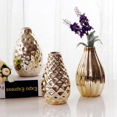 China Art Decor Modern Simple Electroplating Flower Arrangement Gold Vase Small Home Decor Wedding Ceramic Table Vase for sale