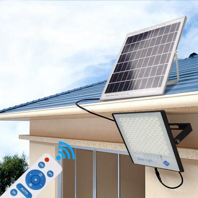 China 25W 40W 60W 100W 200W 300W Smart Outdoor Waterproof Solar IP66 LED Floodlight Solar Flood Light for sale