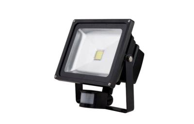 Chine Le jardin extérieur/6500k imperméable de projecteur de l'ÉPI Ra75 PIR LED 5500k a mené des lumières à vendre