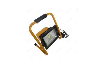 Cina Luce ricaricabile ad alta potenza portatile del lavoro di IP65 2000lm 8800MAH 20w LED in vendita