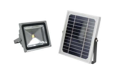 Chine lumières d'inondation solaires commerciales de 20W 1850Lm 6500K Ra70 110-120lm/W extérieur à vendre