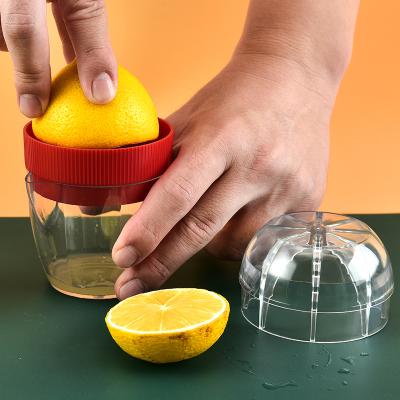 China Wholesale Viable Portable Orange Juicer Machine Mini Hand Operated Citrus Squeezer Machine Ware Manual Fruit Squeezer for sale