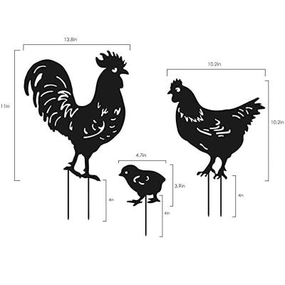 China 3Pack Farmhouse Sheet Metal Garden Ornaments Laser Cut Chicken Family Landscape Metal Opens Decoration Stake Garden Ornaments for sale