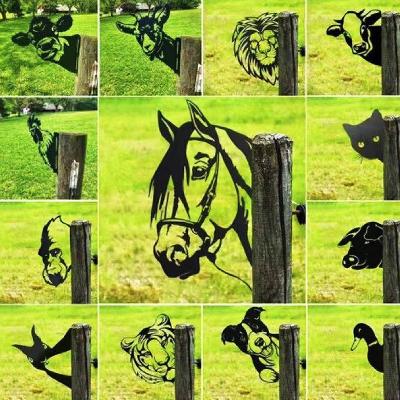 China Farm Garden Decoration Peeking Livestock Horse Sheep Chicken Dog Metal Iron Outdoor Garden Ornaments for sale