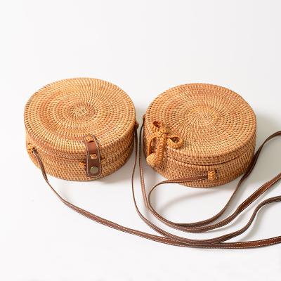 China 100% Handmade Sling Summer Beach Rattan Bag Strap Round Rattan Bags for sale