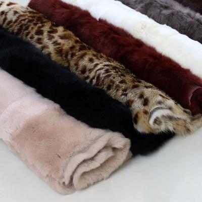 China Customized Warm/Luxury/Smooth/Eco-Friendly/Soft/High-end Color Super Soft Luxury Real Rabbit Fur Plate Warm Fluffy Blanket For Modern Living Room Sofa for sale