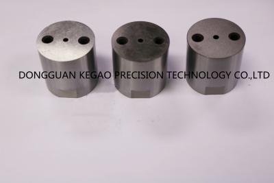 China Material 0,02 de las piezas de metal del CNC del tenedor del sacador que muele 9CrWMn que muele en venta