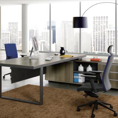 China 2020 Hot Sale European Italian Modern Style Design Market Adjustable Good Quality Good Quality Desk Open Office Manager (Size) Desk for sale