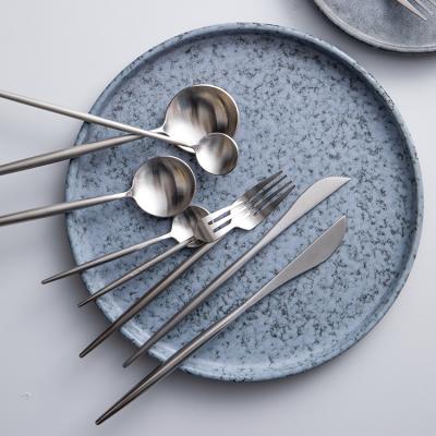 China Vintage Wholesale Restaurant Matte Silver Cutlery Set Stainless Flatware Royal Steel Silverware for sale