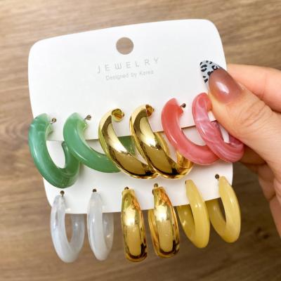 China Hot Fashion Cute Multicolor C Shaped Resin Earring Set For Women Personality Trend Fine Dinner Jewelry Earring Set for sale