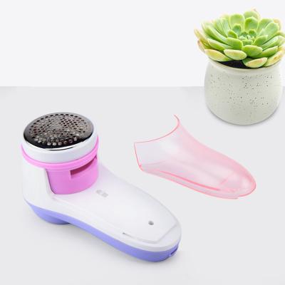 China Sustainable PRITECH Portable USB Fabric Shaver Rechargeable Electric Fiber Remover For Various Fabric for sale