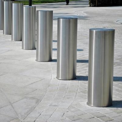 Chine Bollard en acier inoxydable 304 / 316 anti-crash et anti-terroriste avec une épaisseur de 4-30 mm à vendre