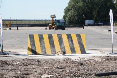 China Prueba de impacto montada en superficie bloqueador de carretera K12 para protección del perímetro en venta