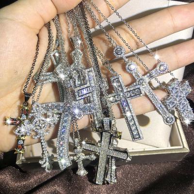 China 2022 New Design CLASSIC Necklace Men's And Women's New Design Zircon Clavicle Chain Stainless Steel Cross Pendant Necklace for sale