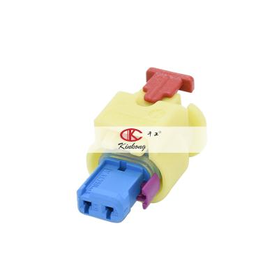 China 2 Post Container Injector Automotive Connector 4H0 973 323 1718648-3 3-1718647-1 for sale