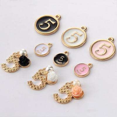 China CLASSIC Number 5 Charms Metal Enamel Number Charm For Jewelry Making for sale