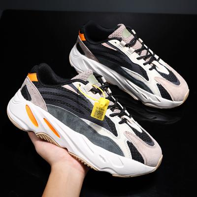 China CUSHIONING Stylish Chunky Shoes Walking Sport Athletic Shock Absorption Mens Platform Sneakers Fashion Sneakers for sale