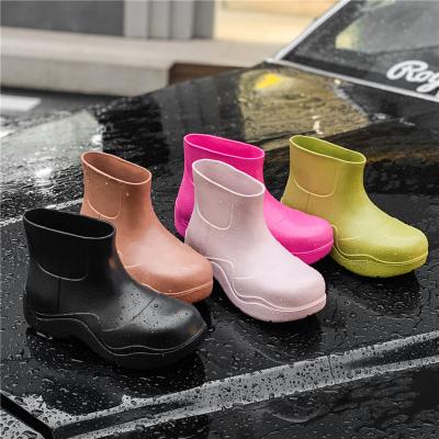 China Fashion Trend Garden Waterproof Shoes Ladies Anti-Slippery Elegant Rainboots Ankle Light Rain Shoes Outdoor Work Shoes Raining Boots For Women for sale