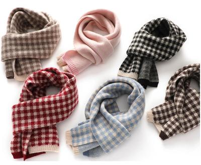 China Short Plaid Shorts Knitted Kids Cashmere Scarf For Kids Multicolor Scarves for sale