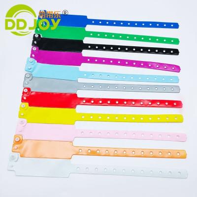 China Custom Logo Soft Vinyl Wristband for Concerts Bulk Customization Bracelets or Bangles Type for sale