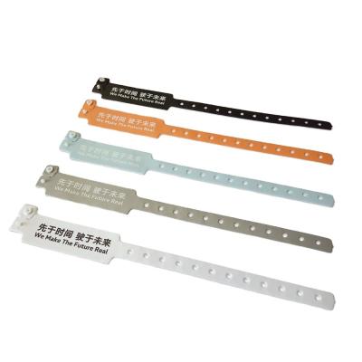 Chine Activité promotionnelle Bracelets en vinyle PVC sur mesure Impression monochrome pour les événements Fête à vendre