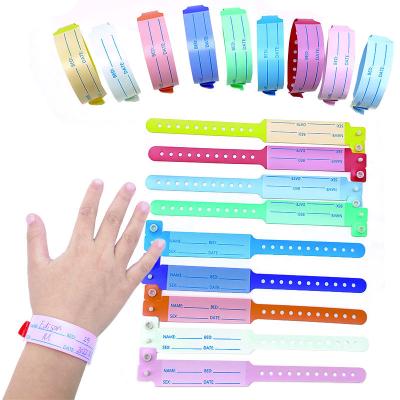 China Weiches Kunststoff-ID-Armbänder für Kinder Custom Vinyl Einmal-Armband bei Amusements zu verkaufen