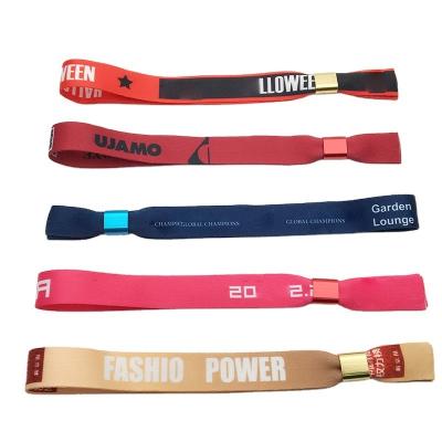 China Pulseiras de tecido de cetim de impressão personalizada para uma festa de evento de moda à venda