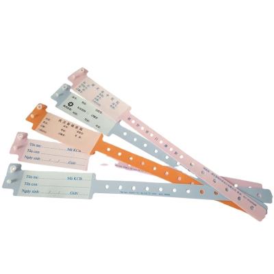 Chine Bracelet jetable en plastique médical orange pour système d'identification d'hôpital sur mesure à vendre