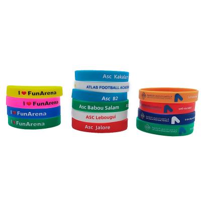 China Mix Color waterdicht zijde-schermprinting rubber armbanden met ISO9001 certificaat Te koop